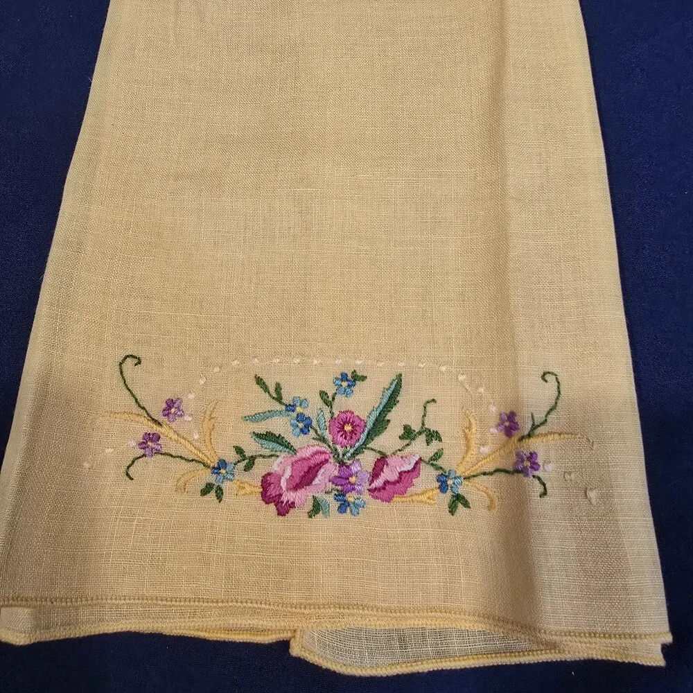 Hand Towel Yellow Linen Flowers Embroidery 1950s MCM Vintage